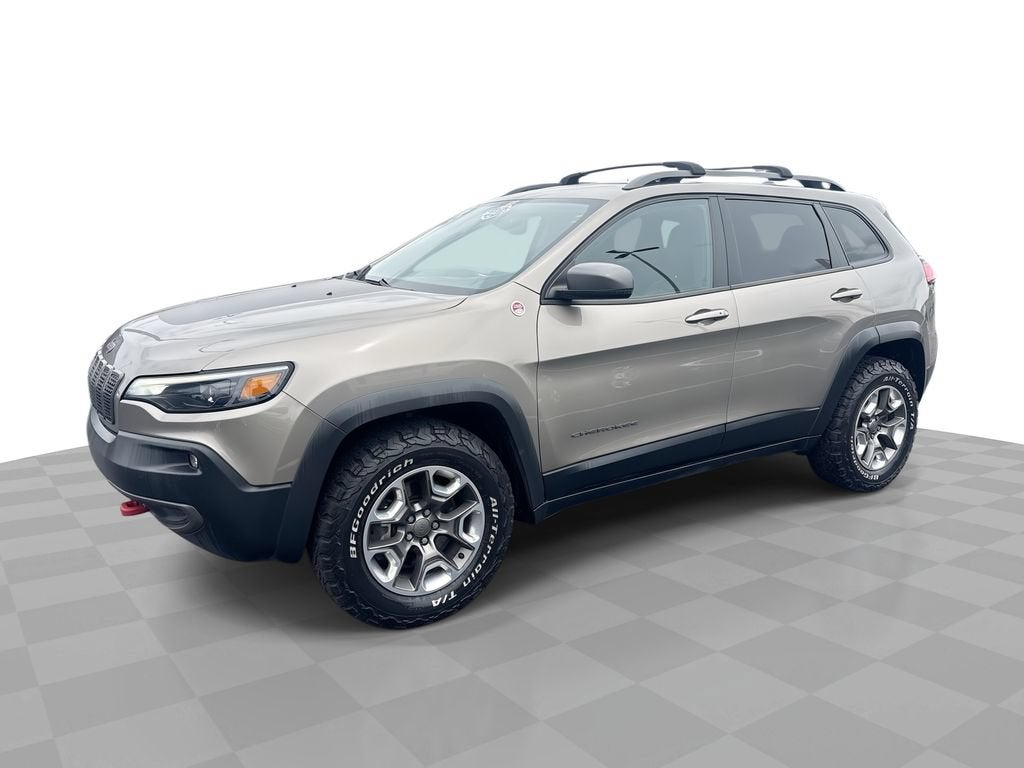 2019 Jeep Cherokee Trailhawk 4x4 in Beige — front three-quarter view
