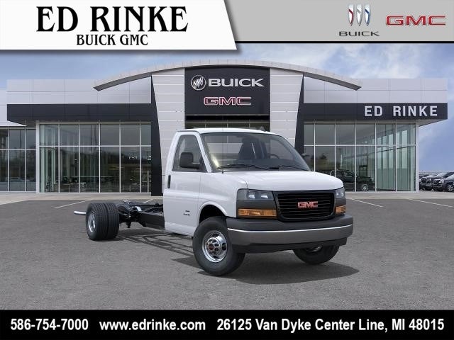 2026 GMC Savana Cutaway 3500 1WT in Summit White — front three-quarter view