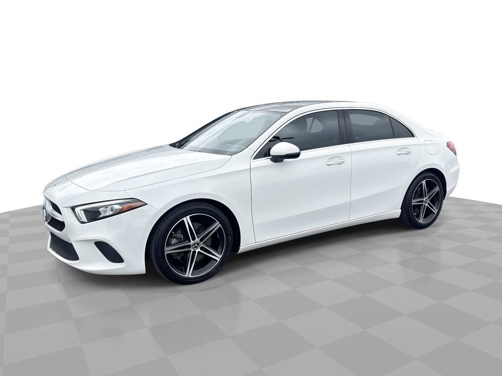 2022 Mercedes-Benz A 220